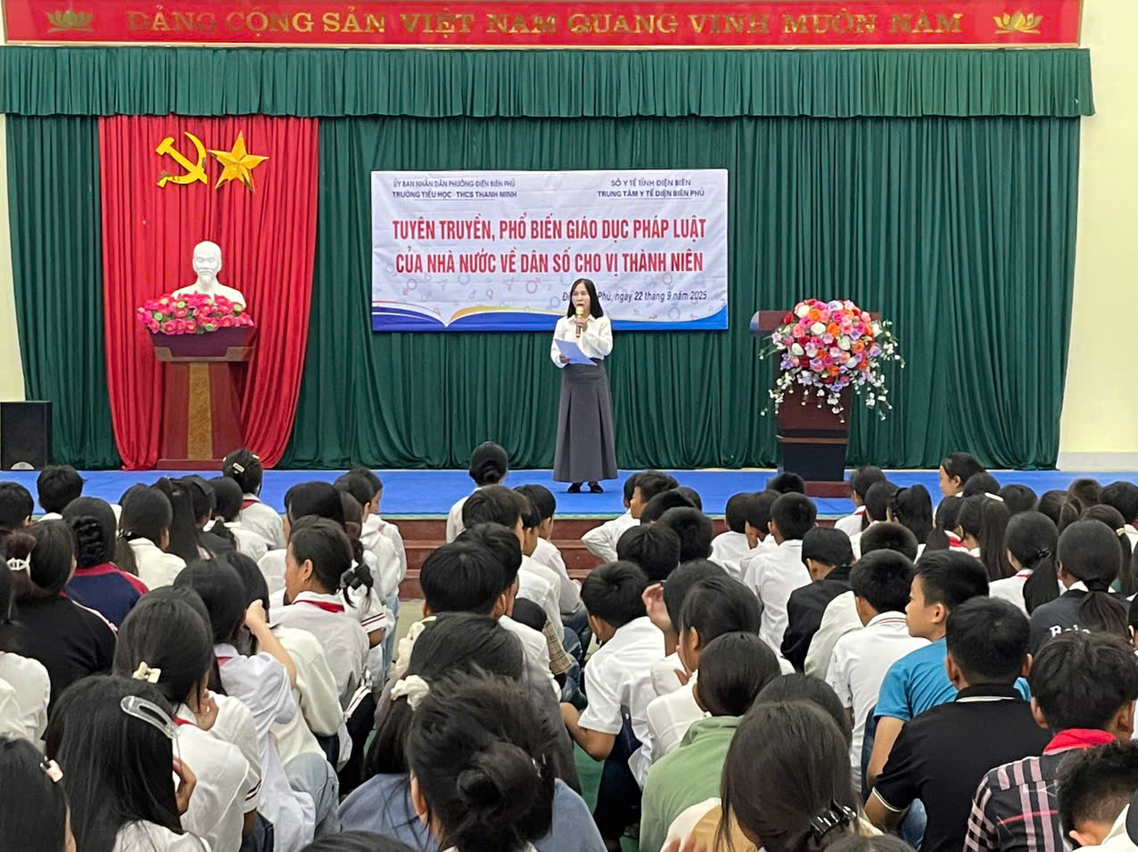 TRƯỜNG TH – THCS THANH MINH PHỐI HỢP VỚI TRUNG TÂM Y TẾ ĐIỆN BIÊN PHỦ TỔ CHỨC TUYÊN TRUYỀN, PHỔ BIẾN GIÁO DỤC PHÁP LUẬT CỦA NHÀ NƯỚC VỀ DÂN SỐ HỌC SINH VỊ THÀNH NIÊN